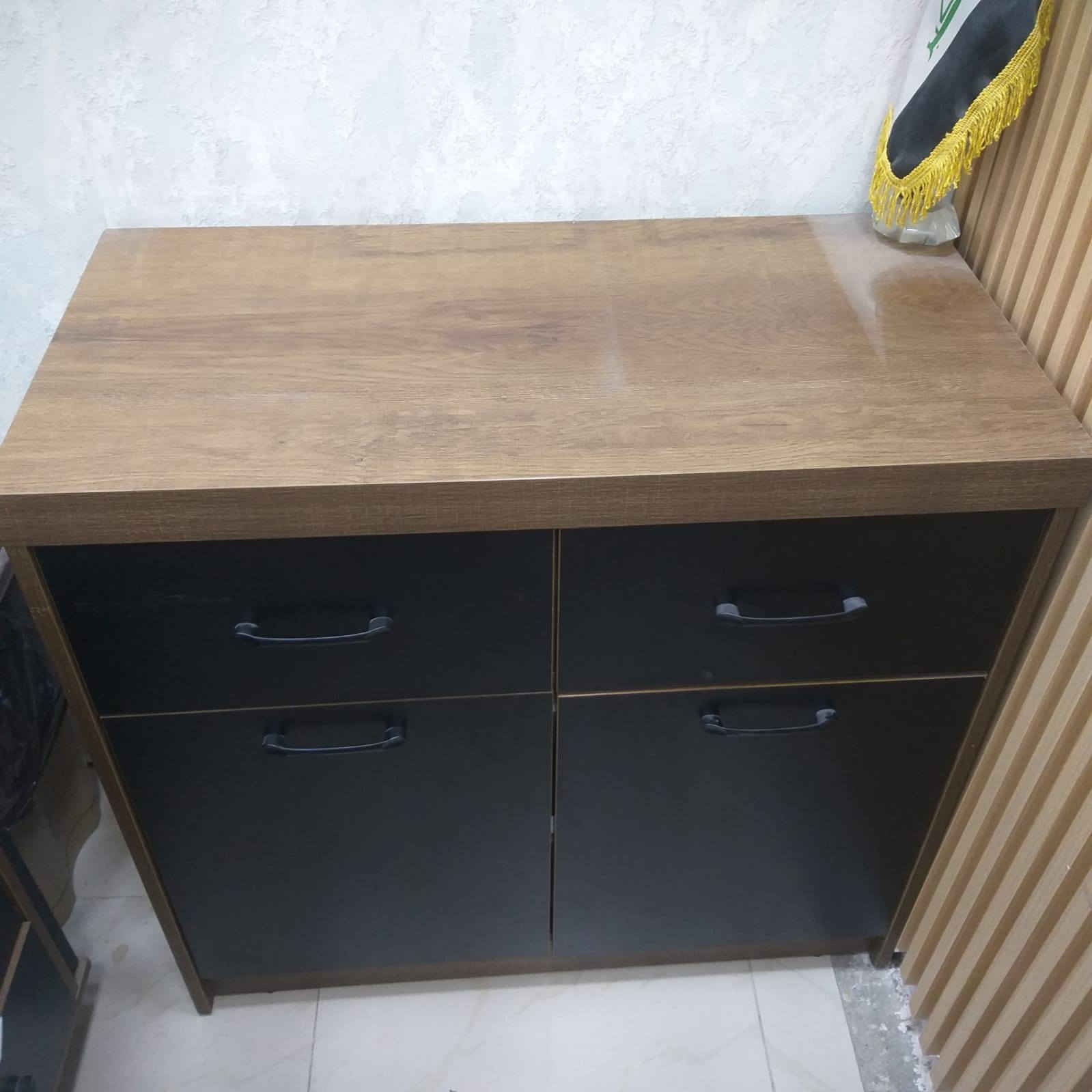 السلام عليكم للبيع تخم بعده جديد مع ميز اخو الجديد مستعملات قليل جدا كربلاء حي النقيب الاستفسار الاتصال بالرقم  ***********
