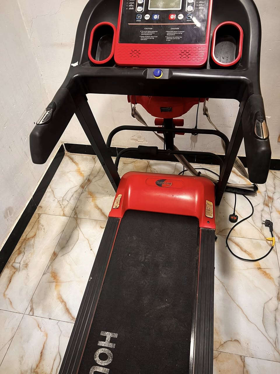 سلام عليكم جهاز جري نضيف وشغال بافضل حالة سعرة 250جهاز اصلي ونضيف ويجن ويا هدية دمبلاصات ثنين مكاني العبيدي الشهداء الثانية قرب مدرسة حسين كريدي الي يحب يخابرني هاذة رقمي واني خادم ***********
