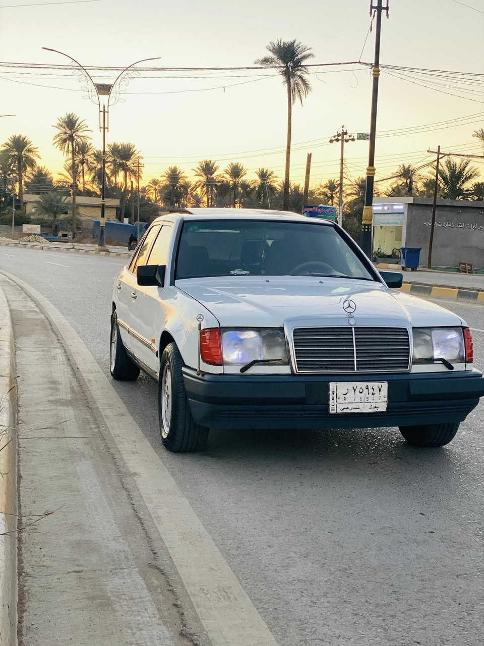السلام عليكم مرسيدس دب 300E موديل 1987رقم بغداد السنوية لغاية 29 مكينه راس الثور 2500 أربعة جام كهرباء تبريد تدفئة فتحة سقف طگتين كله شغال السيارة نضيفة مصبوغة جمالية مكان السيارة كربلاء السعر 72 ورقة وبيه مجال بسيط غير متواجد على الفيس 
الاستفسار والاتصال : 

‭٠٧٧٣ ٢٤٢ ٩٩١٣
***********
