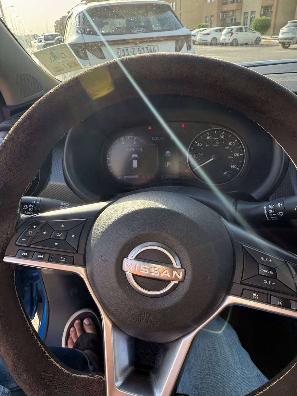 Nissan kick Sv 2023 للبيع
مواصفات :- 
1 - بانوراما
2 - مانع انزلاق 
3 - مثبت سرعة 
4 - حساسات 
5 - كامرات امامي وخلفي
-
( ضرباتها خفيفة كما موضح بالصور ) 
( ماشية 70 الف كيلو ) 
( السعر 135 قابل للتفاوض ) 
( للاستفسار ‭٠٧٨١ ٤٠٠ ٣٣٢٨‬ )
