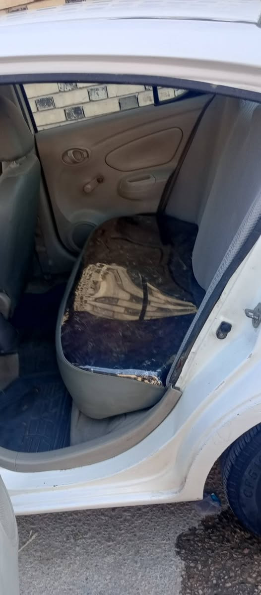 السلام عليكم
نيسان صني موديل 2014
بيه الجاملغ الخلفي الحداديه جديد التبريد شغال السياره جاهزه ما ناقصه شي 
السعر 71 ورقه
للستفسار *********** كوفه حي ميسان
