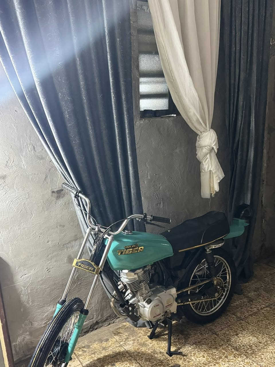 سلام وعليكم اربعه كير للبيع شاصي ١٨ اوراق ستنساخ اوراق ستنساخ مكاتبه شارع تعمير غراضه كله ستوني بس محرك ٢٥ مكاني نجف حي النداء  ب550وبيه مجال للشراي المو شراي فدوه لا يدخل ويتعبني ***********
