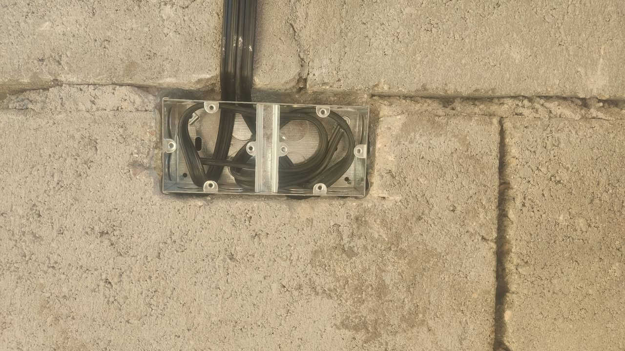 من أحد مواقعنا
منطقة المعمورة
مع تثبيت  بوكسات
حصريا كص كوسرة
مع تثبيت كبان ليزر 
مع تخطيط عمل النقاط الكهربائية
والسيطرة وتحكم بل الانارة 

تخطيط /تنفيذ  /دقة في عمل /

االاستفسار /واتساب /***********
