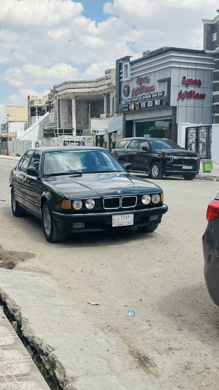 للبيع
73-0v8-اصل 
موديل 1993
سلايت طكتين 
دبل اريرباك 
دبل جكمجه 
تبريد شغال 
صدر جديد 
كهربيات كله شغاله 
سياره بدون صبغ بلاديه فقط قماره جارده 
***********
