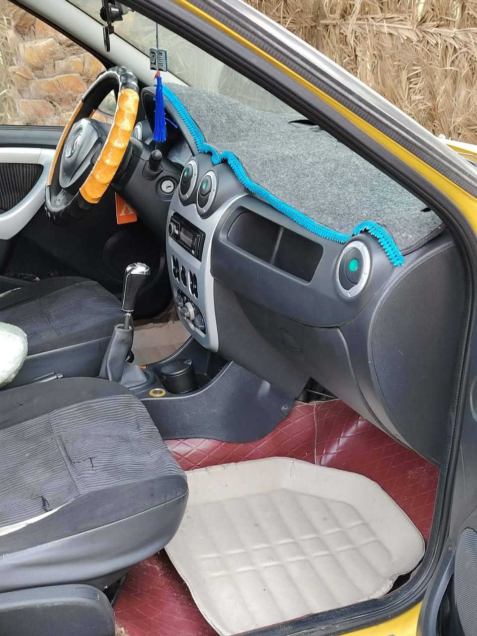 سيارة رينو للبيع  مكفوله  مشروع وطني مداور  ثاني يوم وين ما يعجبك  رقم ذي قار
موديل ٢٠١٠ مكفوله من الضربه والصبغ

موجوده  بـ  غماس  السعر ٥٥ او بيه مجال للطيبين وافحص السياره قبل كل شي والسياره استعمال بيت فقط

***********

***********
