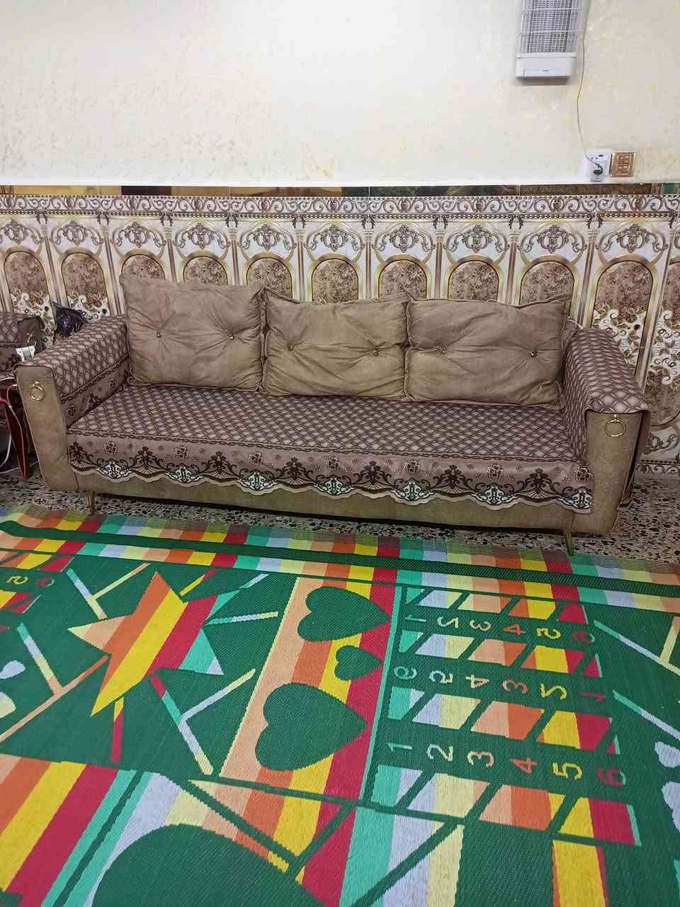 تخم تركي 8 مقاعد ضخم يعتبر 10 مقاعد 2 قطعة كبار كل قطعة تاخذ 4 نفرات و2 قطعة نفر جدا نظيف واسفنجه عالي هو والمفرش والكوشات 8 كوشات سعره 300 الف بالشعب


**إذا كنت صاحب هذا الإعلان وتريد حذفه لأي سبب، رجاءا أرسل رسالة إلى الدعم الفني**