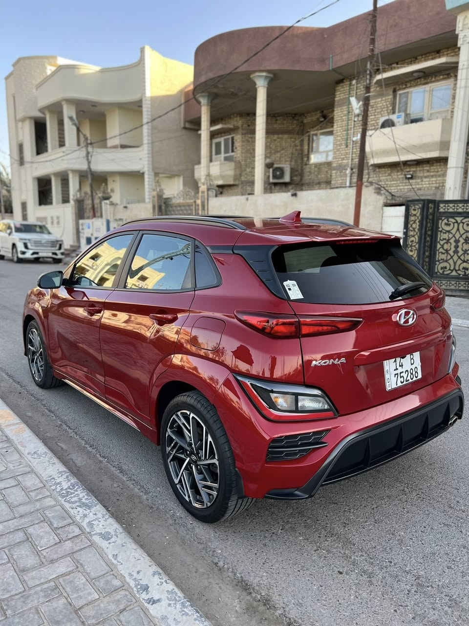 السلام عليكم
هونداي كونا مديل 2023

فول مواصفات  ان لاين / N Lin 

مكينه 1600 تيربو 

فتحت سقف
شاشه وكامره 
بصمه وتشغيل عن بعد 
رادارات جانبيه وأماميه 
كشنات كهرباء 
شحن واير ليش 3انظمه للقياد
وبعد بيها هواي مواصفات 

حادثها جاملغ امامي وطرف البنيد بدون دواخل الباقي كفاله 

ماشيه 39الف 
رقم بصره بأسمي تحويل ثاني يوم 

مكاني البصره ***********
