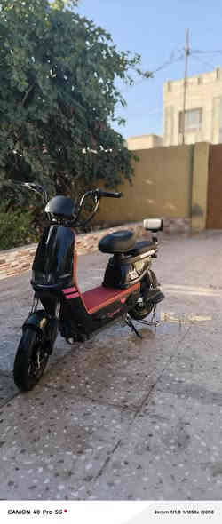 ماطور شحن نضيف وجديد
المكان القيارة السعر 250 وبي مجال 
***********
