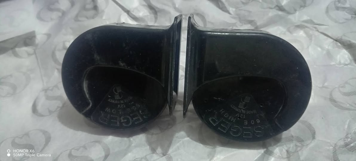 📢 هورنات سيارة SEGER 🔊 للبيع

✔️ تركي أصلي
✔️ HIGH + LOW (نغمتين)
✔️ صوت قوي وواضح 💯
✔️ شغال 100% ومجرب

🚗 يركب على أغلب السيارات:
تويوتا، نيسان، كيا، هيونداي، شفروليه، فورد، هوندا وغيرها

📍 كربلاء

💰 السعر: 20,000 دينار (بيه مجال بسيط)

📩 راسلني خاص للجادين كربلاء, العراق


**إذا كنت صاحب هذا الإعلان وتريد حذفه لأي سبب، رجاءا أرسل رسالة إلى الدعم الفني**