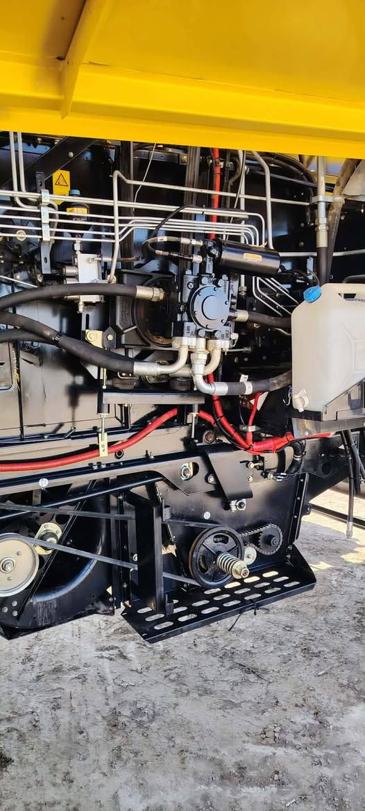 السلام عليكم....
حاصده للبيع موديل 24 دبل ادرام خمسة بلم
مكفولة كفالة عامة كامره مؤسسه 
للاستفسار الاتصال على الرقم التالي ***********
