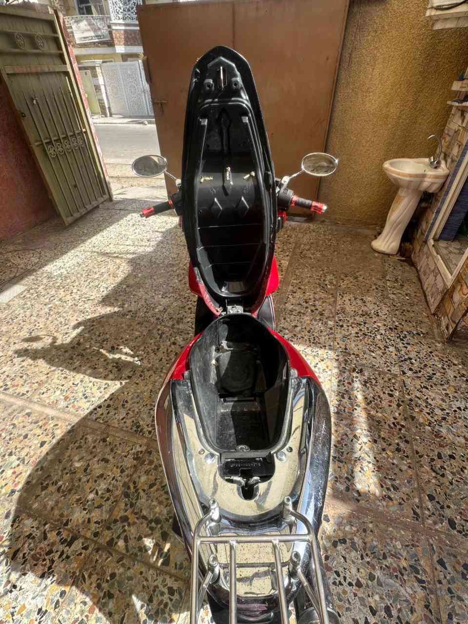 سلام عليكم
للبيع دراجه pcx جيل الاول ياباني موديل ١٦
هذا رقمي
***********
