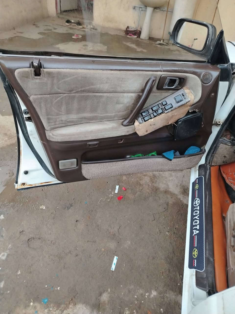 سلام عليكم هارتوب للبيع موديل 90 سياره بلاديه ما بيها ولا صبغ ولا ضربه ولا خياسهرقم انبار ثانويه ل 28 ترد تريد تحويل مباشر تريد وكاله عامه سياره 35 وبيها مجال مكان السياره بغداد عويريج قرب مخابز باب الاغا سياره مكينه وجير خير من الله حداديه خير من الله 80% تيارات جدد سياره حلوه قعدتها كشنات كهربائي سعر 35 وبيها مجال ***********
