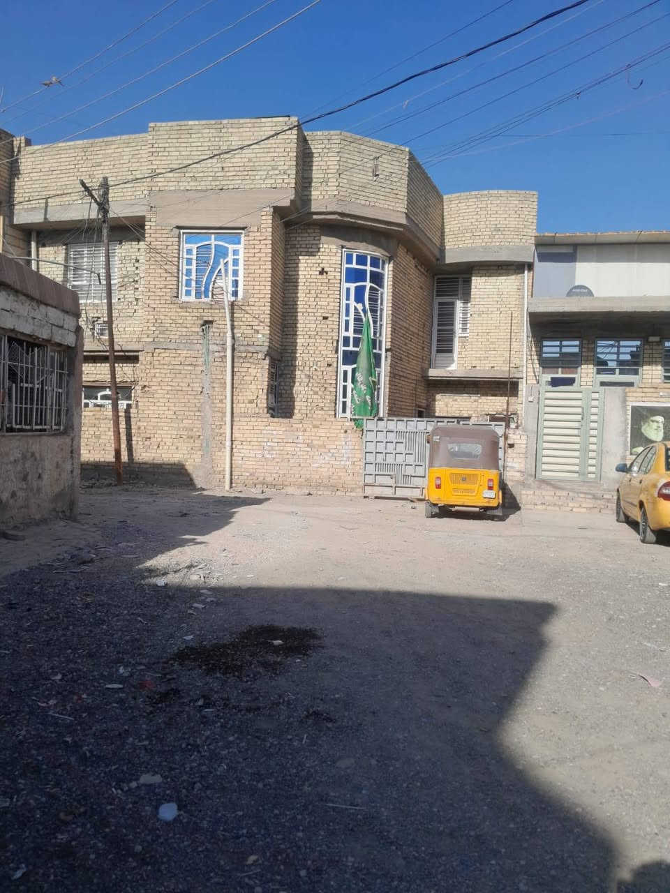 بيت للبيع المساحه 150 بي بناه القاط الأول استقبال وغرفه وحولي وحمام ومطبخ وكراج وثنين تروكه وكراج سياره القاط الثاني ثلاثه غرف نوم وثنين حمامات
الموقع اخير الشعله حي الصناعي
متوفر ماي ومجاري وكهرباه
الاستفسار انتصال ***********
بيت للبيع المساحه 150 بي بناه القاط الأول استقبال وغرفه وحولي وحمام ومطبخ وكراج وثنين تروكه وكراج سياره القاط الثاني ثلاثه غرف نوم وثنين حمامات
