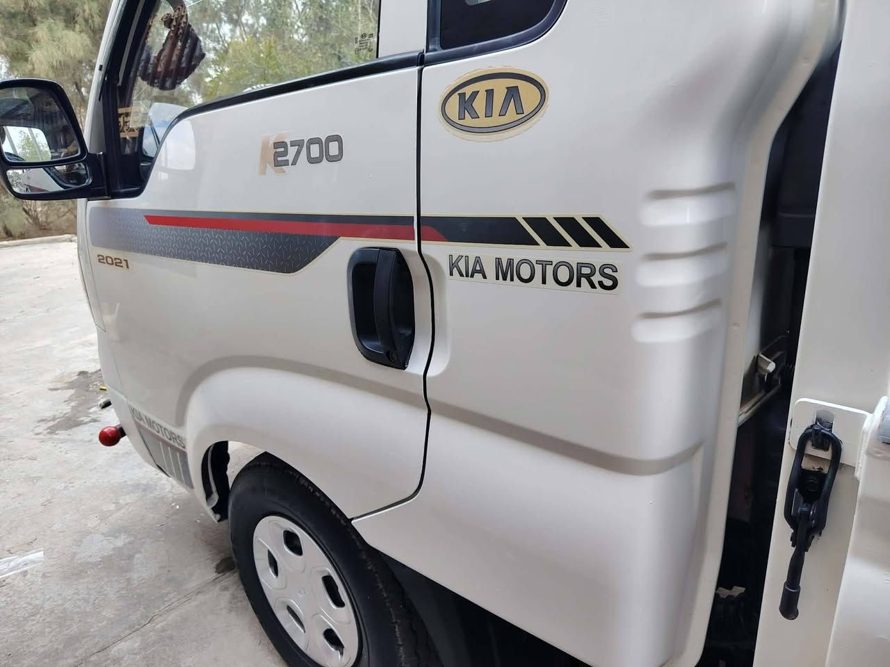 كيه بنكو/2700/موديل/2017رقم واسط دولي بأسمي
سياره مكفوله كفاله عامه من الصبغ والحار والبارد وظع الشركة كير محرك اكسن كفاله حداديه جديده تخم تاير جديد تبريد شغال ثلج مدوشمه مجلده كامل شاصي ورقم شاصي كفاله سنويه مجدده لل /2029تريد تحويل تريد وكاله ابيع سونار سونار السعر/١١٨
سياره جديده جديده واني مسىول عن كلامي
عنوان بابل الشوملي
***********

***********
