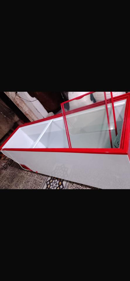 اني موزع ايس كريم أنطيت كمية كبيرة من العارضات للاسواقات  بجانب الرصافة وبلتحديد بمدينة الصدر والمناطق المحيطة لم يتبقى سوى هذه العارضة الي طولها ٢متر  المطلوب سوبر ماركت يتعامل وياي اني فقط وانطي هاي العارضة بشرط ان يكون الأسواق بمدينة الصدر أو بلقرب منها 
للتواصل هاتف وواتساب 
***********
