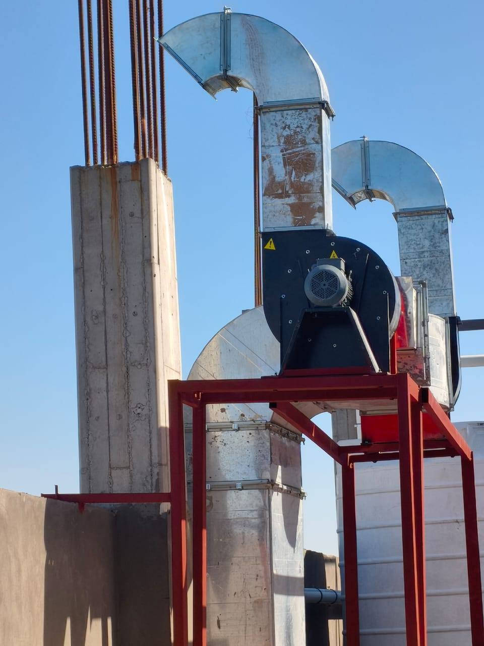 تثبيت الساحبات في احدى المطاعم في النجف الاشرف
حيث تم استخدام ساحبات ذات منشأ تركي ماركة(vpn)
العمل يكون بإشراف هندسي وكادر كفوء خبرات فنيه عاليه.. الالتزام بكافة المتطلبات الهندسية استخدام مانع اهتزاز بين الدكت والساحبه ووضع مانع اهتزاز اسفل الساحبة 
العمل والدقة في مكان واحد نضمن لك كافه الحلول المثلى لاعمال التبريد والتهوية
#تصميم_اشراف_تنفيذ
#تكنو_للتنفيذ_الهندسي
للتواصل ***********
