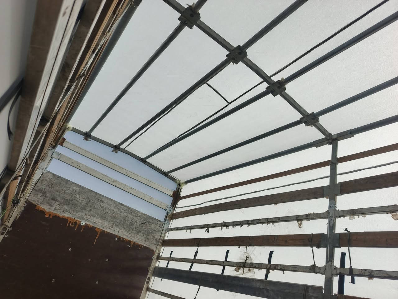 سلام عليكم اخوان كنتر اوربي وارد سويدي تخم تاير زوج باتري كوري  جديد طول البدي خمسه وربع السياره كفاله عامه لا صبغ لا طخه السنويه لل 2030 بسمي جادر جديد كير اوتو 7 نمر نضام ادبلو بس اني لاغي الدبلو محرك انجكتر سوبر السياره كفاله عامه مكان السياره صلاح الدين سامراء ***********
