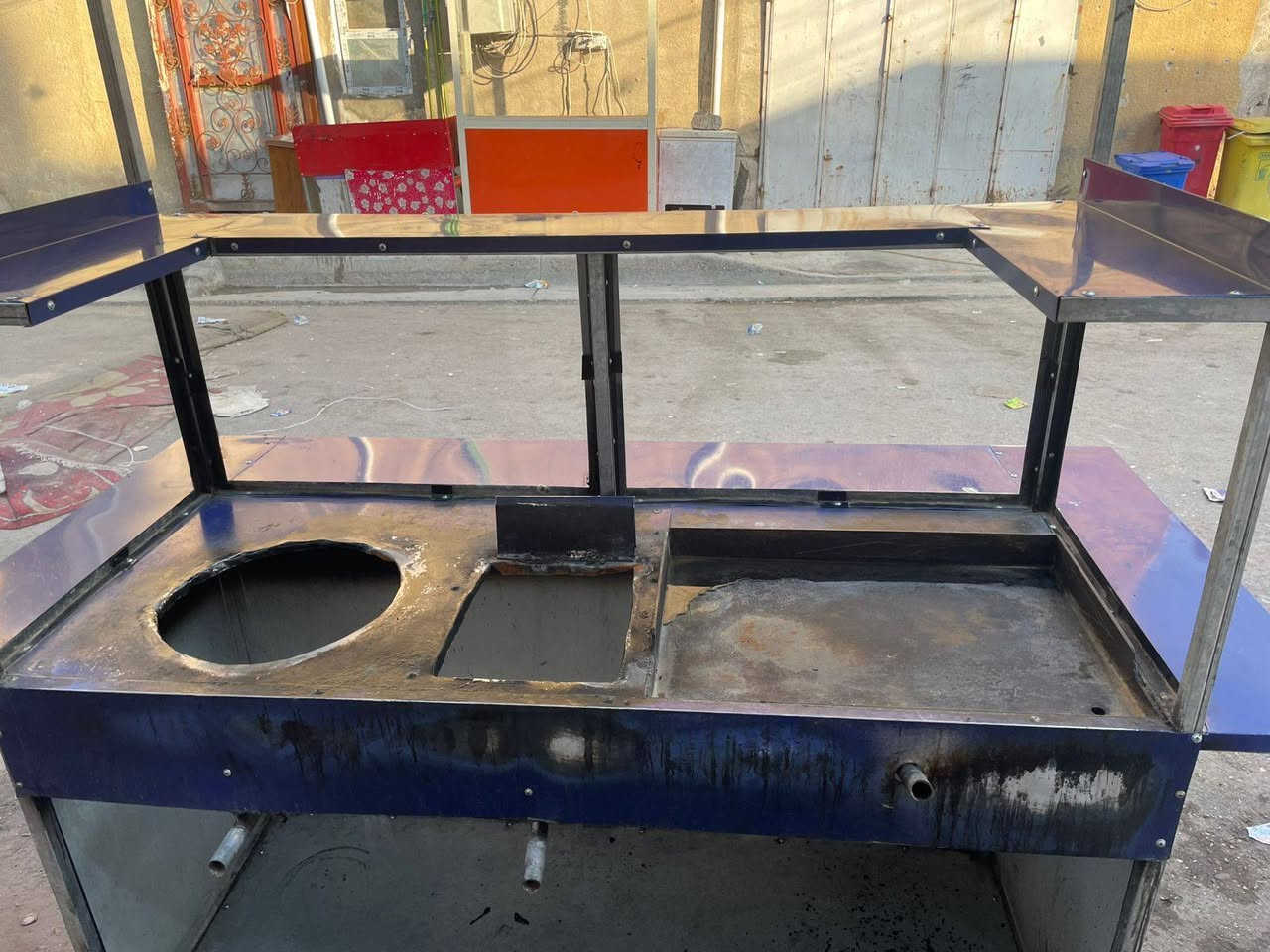 مكينه بركر وفلافل فنكر مستعمله قليل لبيع عنوان بغداد مدينه سعر خاص ***********
