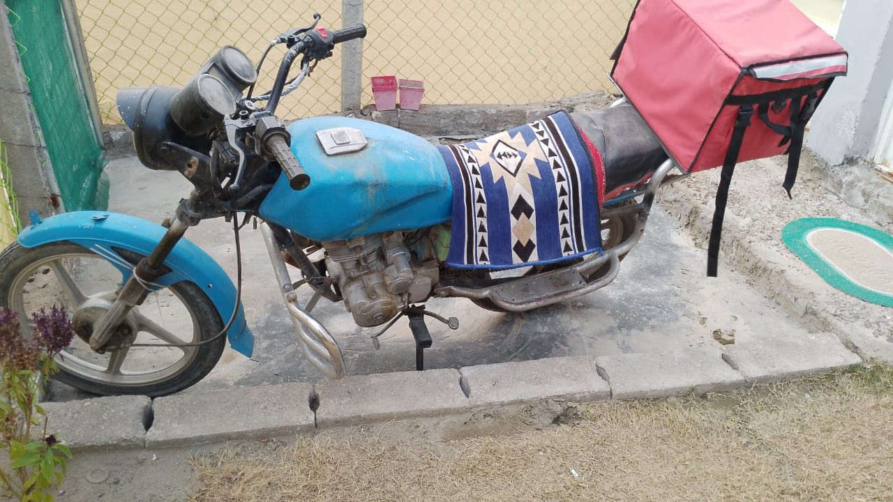 سلام عليكم دراجه بدون اوراق مكينه نضيفه كلش تاير وره توني شاده كهربائيات شغاله مكانها نجف سعرها ٣٠٠لف ***********
