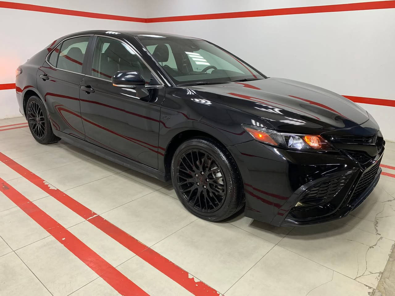 السلام عليكم ورحمة الله وبركاته 
كامري موديل 2023 SE
 لون اسود رقم بغداد وارد أمريكي
 بدون أرباك 4 قطع صبغ
 البنيد فقط صبغ اثر شخط بدون معجون
 سياره جديده ماشيه 25 الف
دواخل جلد اسود
شاشه كبيره
السياره جديده متصرف عليها كلشي
 غير متواجد على الفيس رقم الهاتف 
*********** 
السعر 215 بيه مجال
صور الحادث والسونار موجوده بالمنشور 
مكانها كربلاء المقدسة
