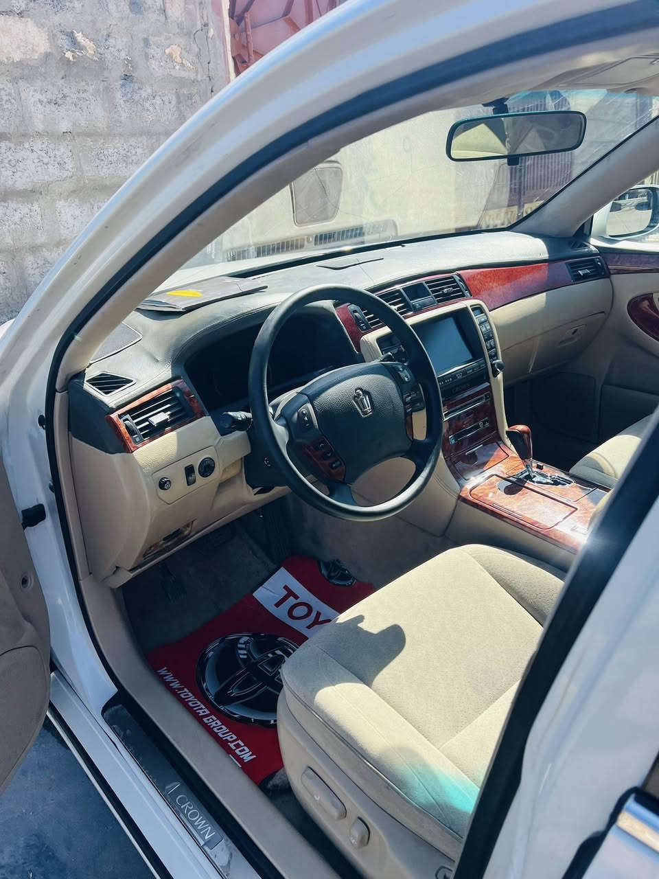 بۆفرۆشتن شاهینە ٢٠٠٥    براوە ١٩٠هەزار رۆیشتوە سەیارەکە  کامیرە ئاوینە ئیشارەت بێعەیب ١٨٢گەورە بەگەورە هەردوو جامی هەڵگیراوە     سعری٤٦گەلا  شوینم چەمچەمال ***********
