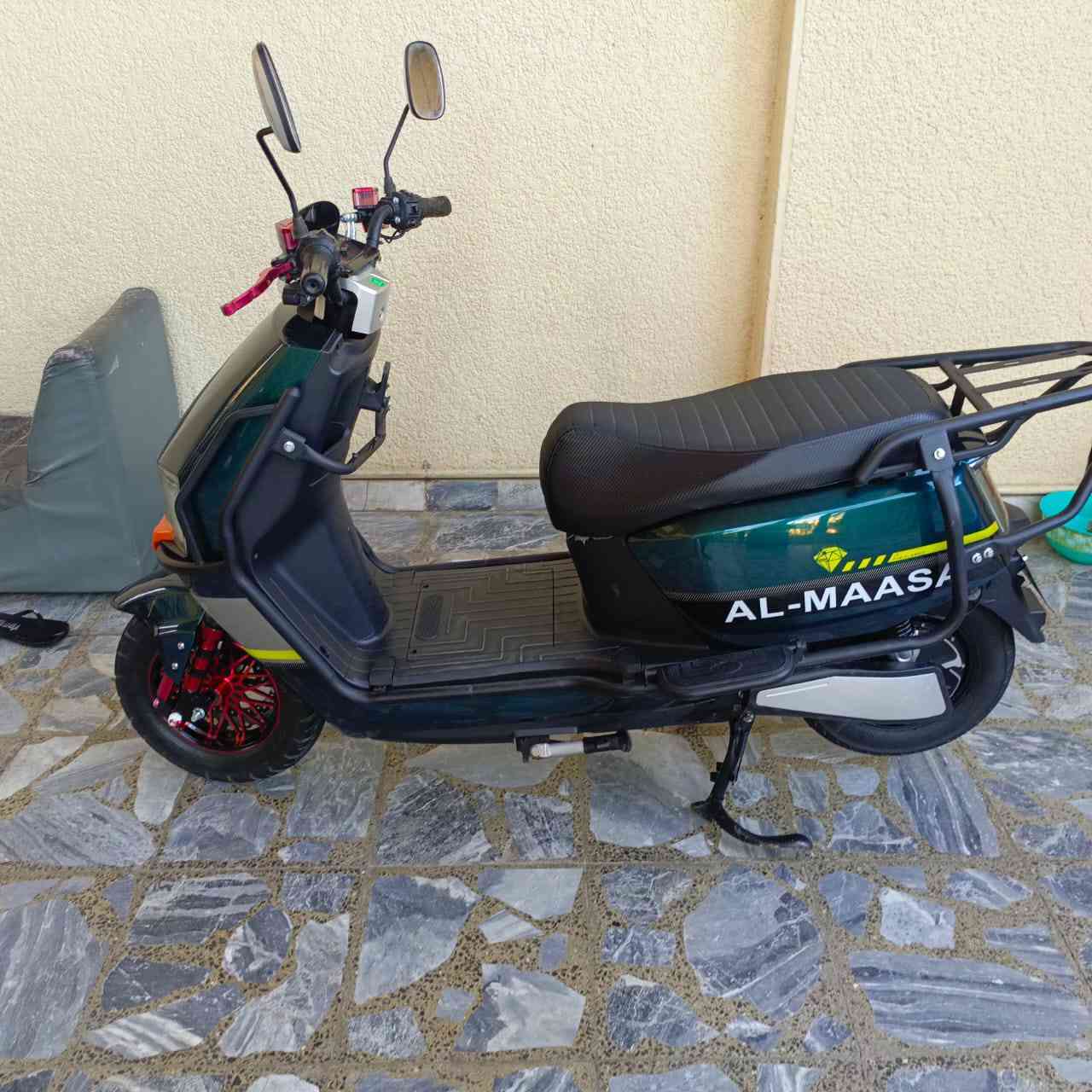 سلام عليكم موطور شحن للبيع موديل 2025بطاريات عل فحص مكان فلوجه شهداء استفسار رقم  الهاتف ***********  ***********
