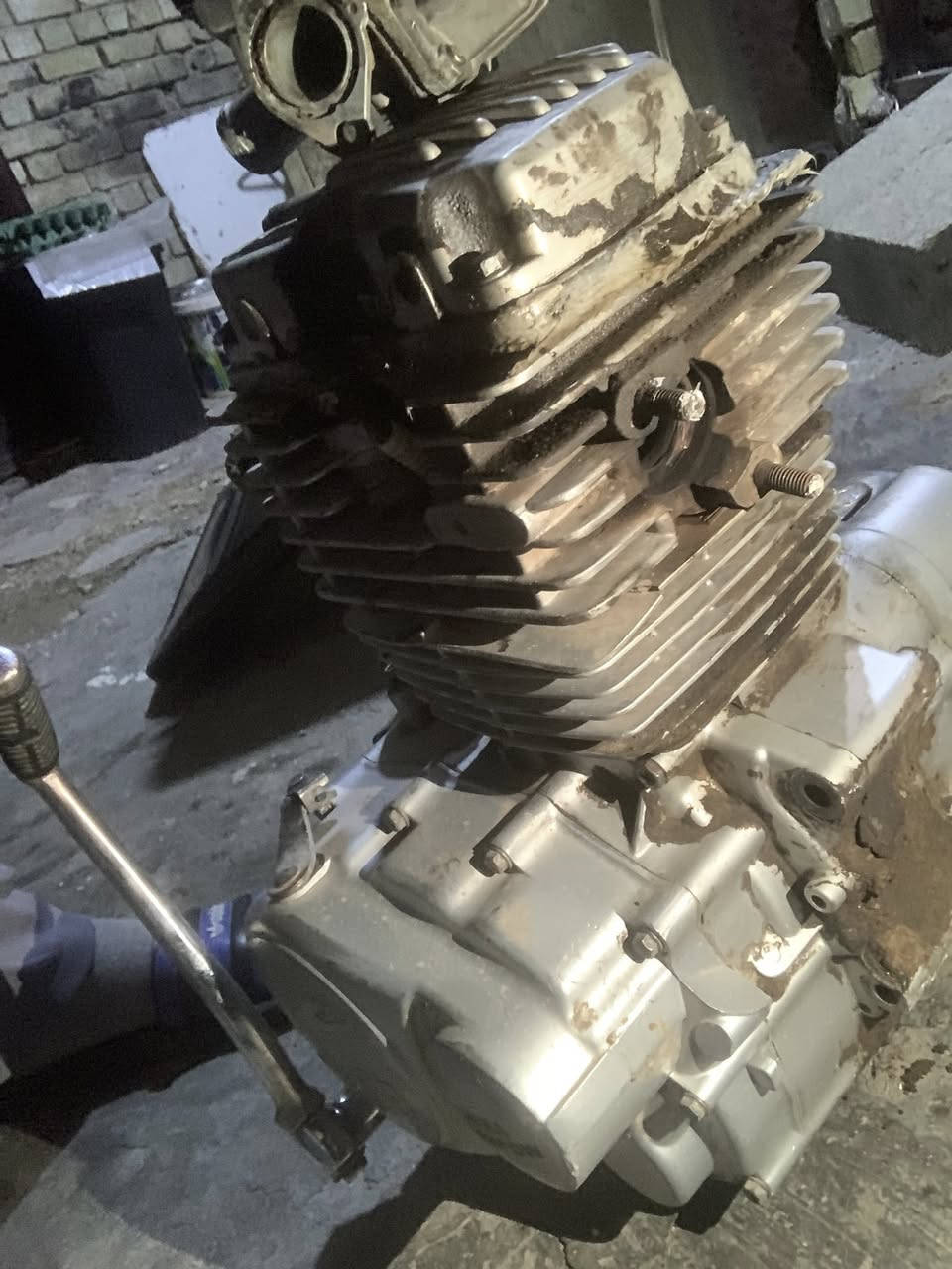 سلام عليكم مكينه البيع جنت شادها البوكسر وفتحتها ما احتاجها لا نضوح ولا دخان مكينه نضيفه حجم ١٥٠
وياها كابريتر كامله جيب وشد أبيع ع فحص سعرها 
125بيها مجال حك الجيه عنوان الأمين ثانيه


**إذا كنت صاحب هذا الإعلان وتريد حذفه لأي سبب، رجاءا أرسل رسالة إلى الدعم الفني**