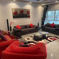 تخم قنفات ب 8 مقاعد باللون الرصاصي والاحمر السعر مليون وبي مجال  للاست...