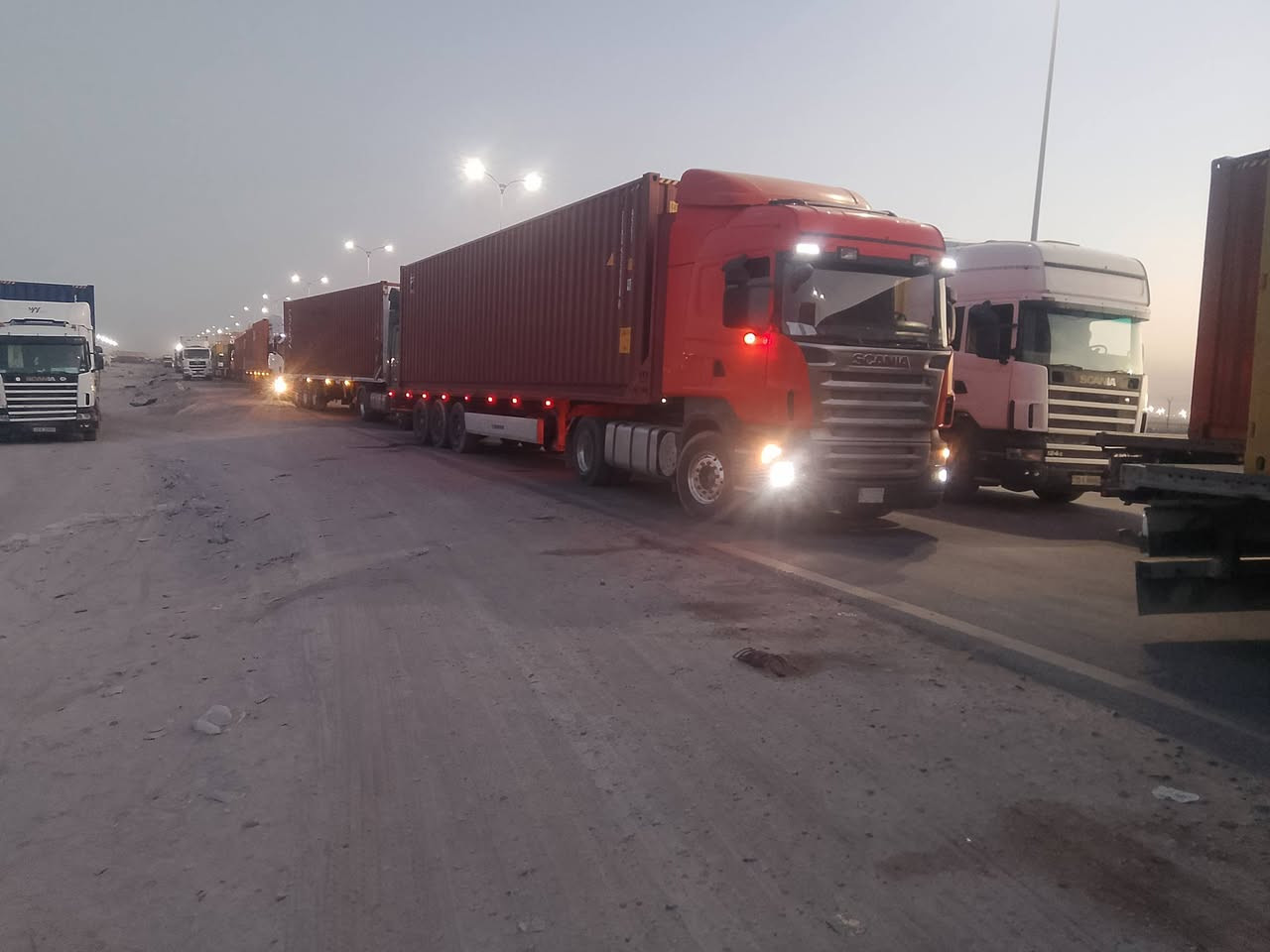 السلام عليكم
من رخصة الادمن

سكانيا 2006 انجكسن تك سوبر

رقم ديالى مشروع وطني باسمي مربوطه جوانب متحركه مداور ملكيه 

.قماره مكفوله من قطرة الصبغ شاصي مكفول تخم تاير ويل كب تانكيين كاز 700 لكزز صفحتين مناميتين دشبول طويل 

محرك لابخار لاتنقيص لانظح كير 4*4

العربانه كرونه دسك بريك عوزها زوج تاير وبريك 

العنوان البصره 

السعر 265

خابر وتدلل ***********

***********
