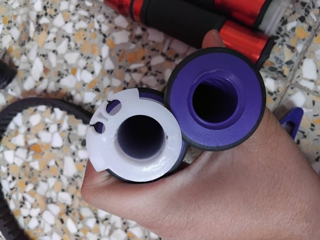 سلام عليكم 
سبايدر رياضي طياري مال ماكس جديد و قايش مال ماكس عدلة اصلي مال رمبه شرط الختم حالته زينه موضح بالصوره و ملقط وايرات هم مال ماكس و يده مع عظمه السكليتر الي لونها احمر اصلي وزن ثقيل خط واحد جديد و الثانيه الكوسو خطين هم جديد شلعتهن ب 30 الف قفل قفل مع التوصيل ماتحصل بهيج سعر ابد
تواصل واتساب ***********
