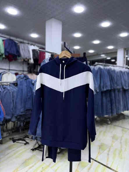 تكرار تكرار تكرار تكرار تكرار 
طقم رياضي انيق كوالتي عالي 

قياس 48/46/44/42:40/38/
خدمة توصيل لجميع محافضات العراق 5الف
للحجز والاستفسار مراسلة الصفحه خاص رجاء او واتساب ***********
