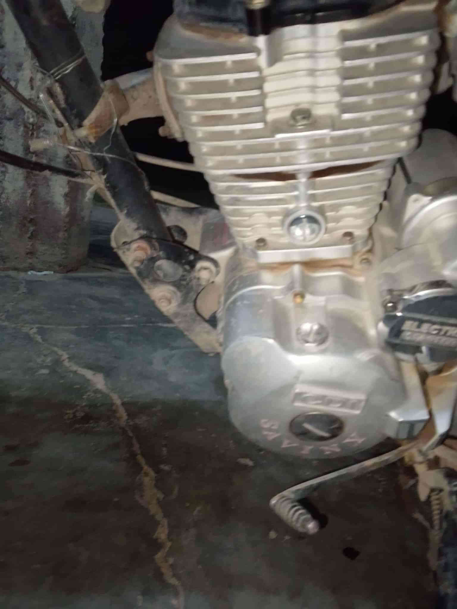 السلام عليكم موطور سافين موديل 21 لبيع محرك معمر باقي شوف العين سعر 350 بي مجال ***********
