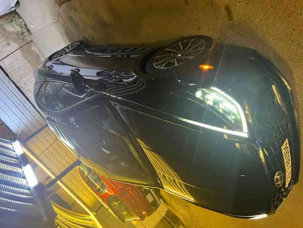 تحيه طيبه السلام عليكم سوناتا موديل 2022  فول مواصفات
شنو ابالك بيها مواصفات 
مكينة 1600 تبريو 
اوتو بارك تتقدم وترجع بالريمونت 
ضررها موضح بلصوره 
الايرباكا صبغ بنيد بابتين مبدلات نفس لون 
ماشيه 70 ألف 
1- بصمة ابواب لمس + تشغيل + صندوق
2- ماستر كي تفتح الابوب بنضام الكارت 
3- دشبول دجتال متغير 7 الوان
4- كشنات جلد
5- كشن كهرباء  + تدفئه الستيرن( السكان)
6- كشنات تدفئة تبريد
7- خزن 128 كيكا + ( android auto + apple car play)
8- رادرات 4 امامي وخلفي توقف تلقائي
9- اشاير في المري + نقطة عمياء في المري
10- انارة داخلية مركزيه مختلف الالوان 
11- شاشة الحجم الكبير 12 انج + تحكم عام على السياره
12- سستم صوت BOSE الصوت 12 سماعة و دمام 2
13- لايت امامي 4 عدسات LED
14- هاندبريك بصمه + اوتو هولد للتوقف في الازدحامات
15- شاحنة طوارئ شحن سريع
16- منفذ USB امامي خلفي 
17- شفتات في الاستيرن كير ( تبترونك رياضي )
18- نظام المساعده على الاصطفاف
19- نظام الترحيب عنده الاقتراب داخل وخارج السياره
21- وضعيات قياده 4  
22- نظام تحديد المسار 
23- مثبت سرعه 
24- نظام مستشعرات في الباب من تنفتح الباب تتوقف السياره 
25- تبريد السياره بيانو 
26- كيجات الكتورنية
27- كير 8 نمر دبل گلج
رقم اربيل شرط تحويل 
175, ورقه بيها مجال 
أي استفسار *********** حكم 
مكان بغداد دوره
