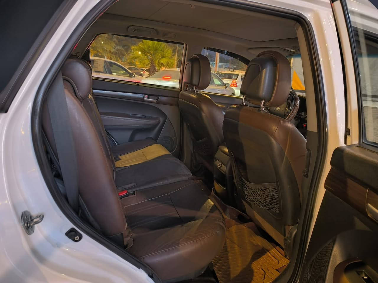 سورنتو ٢٠١٥ خليجي كويتي رقم بغداد مكفوله كفاله عامه فقط شخط بالبنيد سياره جاهز من كير محرك ٦ سلندر وصدر امامي خلفي تخم تاير جديد باتري جديد مكان الاسياره الانبار فلوجه. (السعر ٢١٠٠٠) شدتين وعشر. رقم صاحب السياره ***********.... اخوان مارد علئ الرسائل الي يحب تفاصيل اكثر والشراي يتصل
