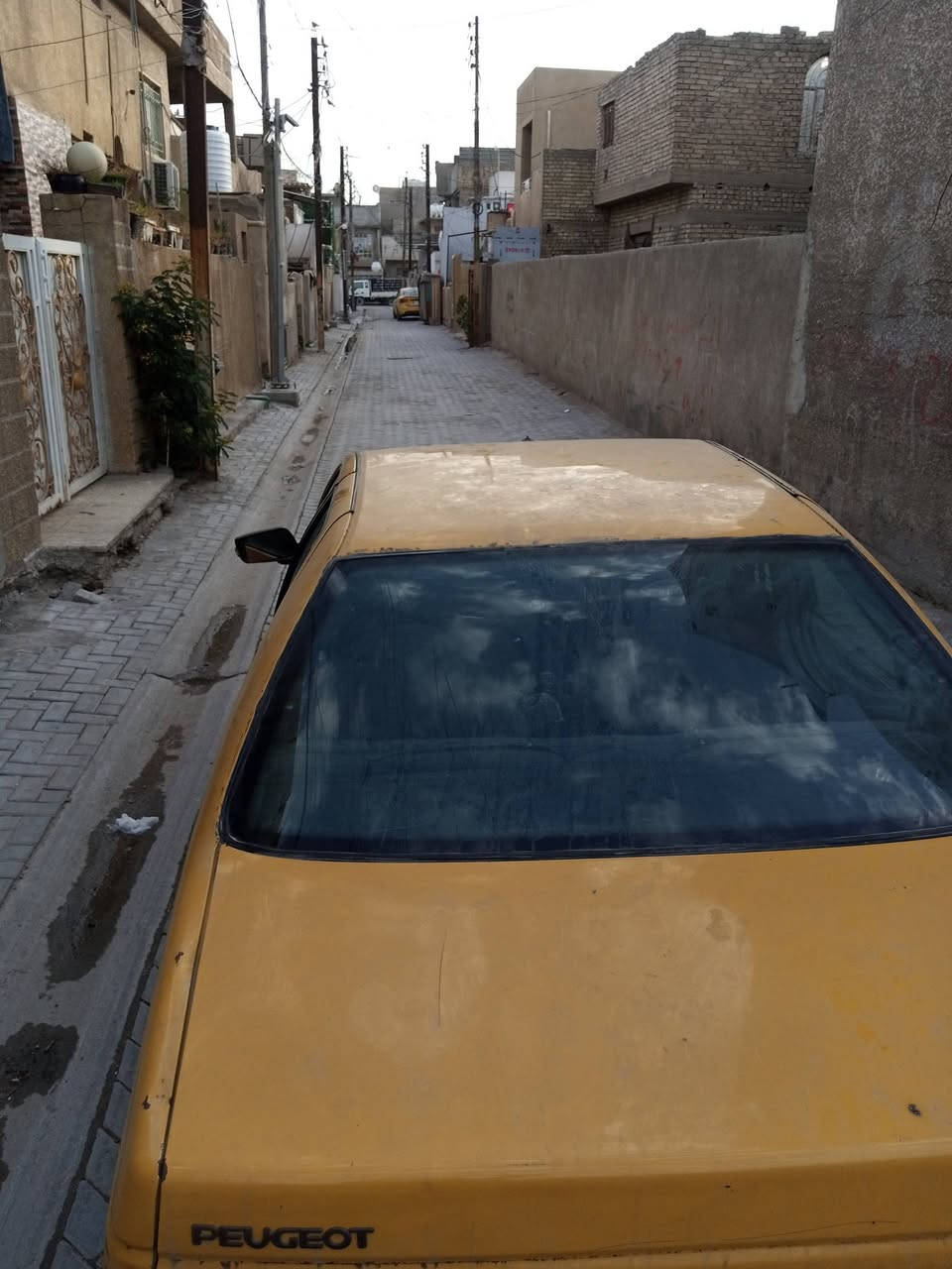 السلام عليكم بيجو روى للبيع موديل 2009سيارة محرك خير من الله كير جديد بس ثاني يفلت تخم تاير جديد صدر جديد سيارة جديدة الله شاهد عليهة هيئة 450وغرامة 100الف اني اصفرهة سيارة سعرهة ب22ورقة بيهة مجال للطيبين رقمي ***********
