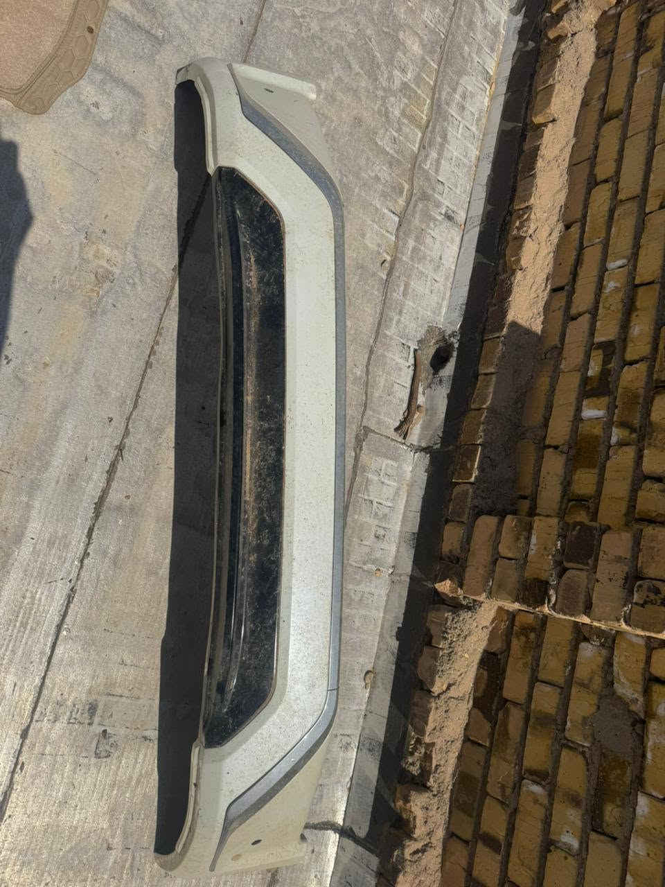سلام عليكم 
غراض لاندكروزر 
دوشمه جلد + قماش 
كاعيات لاندكروزر 
كاعيات اصليه مال لاندكروزر لون اسود و بيجي 
دبل دعاميه مال 16الى19
رقمي ***********اتصال بي واتساب 
مكاني النجف الاشرف

