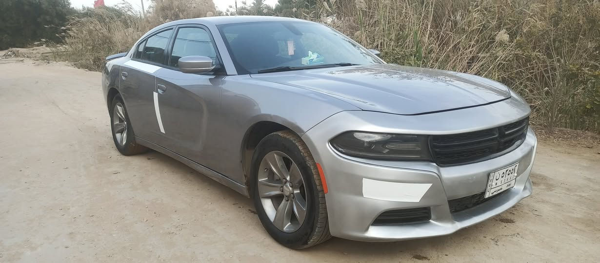 السلام عليكم ورحمه الله
جارجر 2017 خليجي 
قطعه صبغ وحده موضحه بالسونار 
حره مداور ثاني يوم 
مواصفات الجارجر معروفه السياره فول ما عدا الفتحه والكامره الخلفيه 
السياره جاهزه للاخير مابيها نقص 
السعر 185 وبيها مجال مكانها الرميثه 
***********
