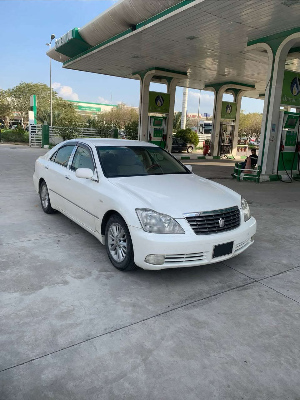 شاهینە  بــڕاوە بۆ فرۆشتن 
٢٠٠٦ 
سێ دگمە
١٨٠  گێر گەورە مەکینە بجوک
شاشە و کامیرە 
تەبرید سارد و گەرم ئیش ئەکا
بێ مەسروف 
٥٤ $ گڵاو مەجال
لە کەلارم
***********
