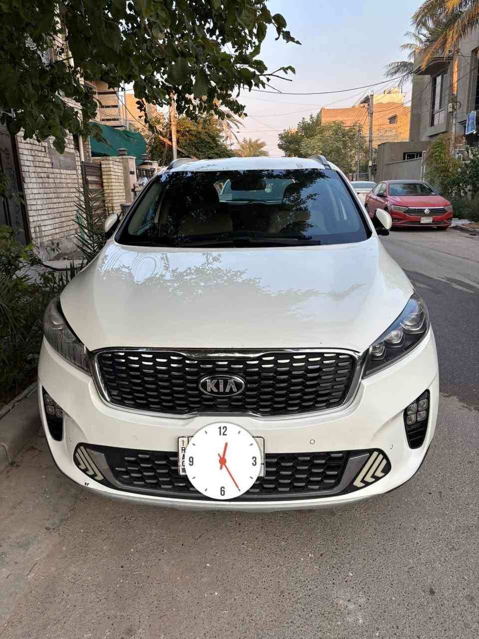 السلام عليكم سورنتو 2020 خليجي
فول ماعدا البنو راما
 كفاله عامه 6 سلندر  
ع وضع الشركه جديده لا بارد ولا شخوط تخم تاير جديد رقمه بغداد انكليزي وباسمي مكينه وكير ع وضع الشركه برغي ممفتوح بيه 
السيارة جديده ومال جناي 
مكاني بغداد الكرخ
***********
سعره 265 وبيها مجال
