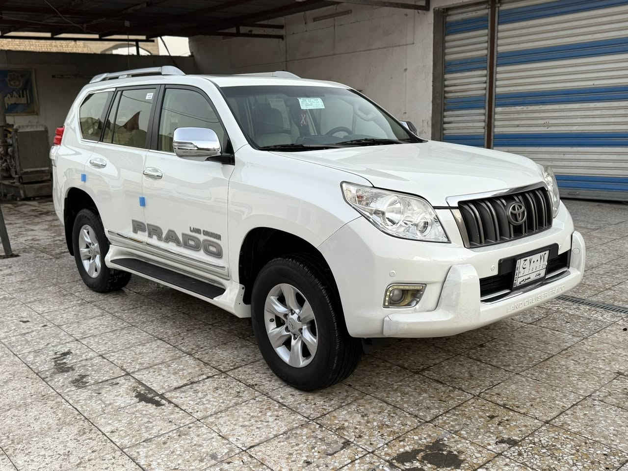 السلام عليكم برادو كويتي 2012 سعرها 270 ورقة رقم بغداد بسمي فوول مواصفات مكفوله كفالة عامه على الفحص سيارة جديدة جدا وجاهزة ما بيه اي نقص محرك كير مكفولات صدر امامي خلفي جديد تخم تاير جديد سيارة جديدة على وضع الشركة ماشية 130 للاستفسار *********** السعر 270 ورقة مكان بغداد
