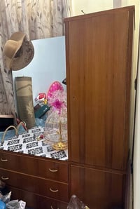 ميز تواليت • كومديات • نظيفات