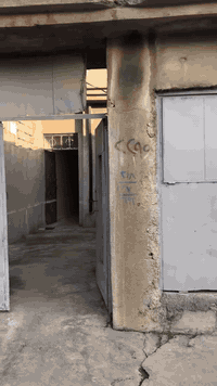 🚨للبيع⭕️دار غربي مساحة 100متر
⭕️الموقع حي الانتصار شارع 60 قريب من حي الميثاق
⭕️الدار سند طابو الزهور ملك شرط التحويل 
⭕️الدار غرفة وهول واستقبال ومطبخ وحمام 
⭕️💵السعر 48
للتواصل ***********—📞***********
مكتب غالب للعقار مقابل مدرسة المكارم
