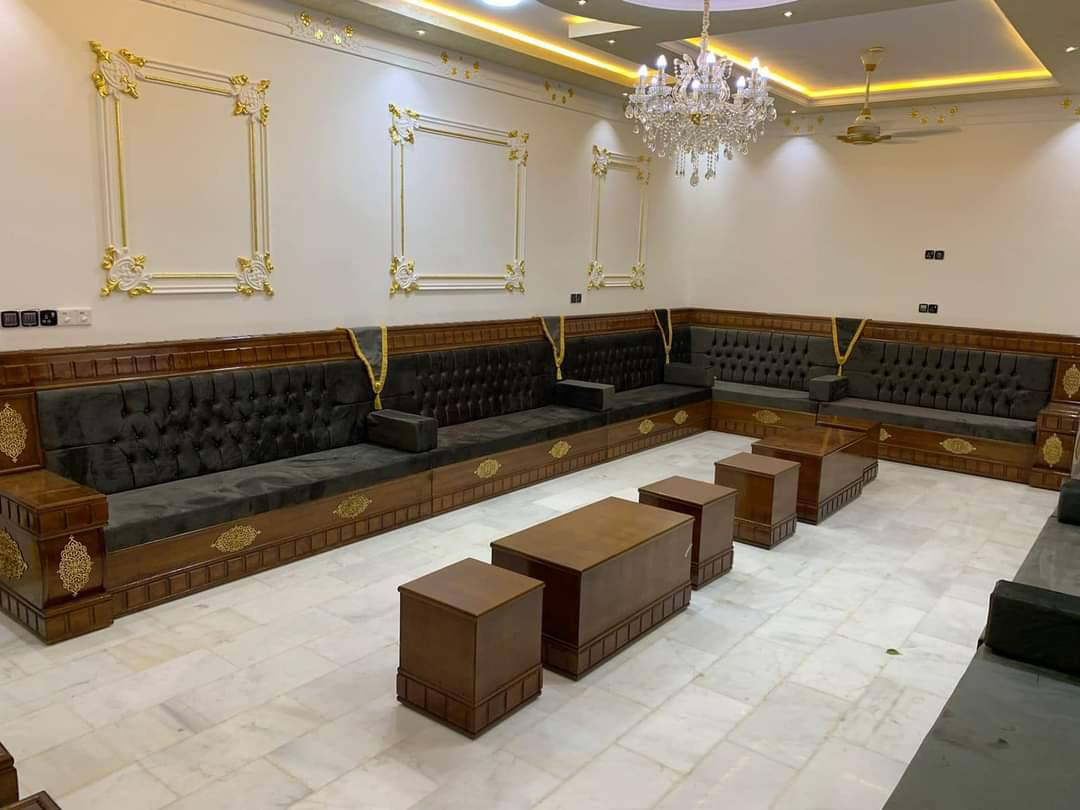 🌙 بـ 110 ألف فقط بدل 250! 🌙
​عرض العيد الأقوى من معمل ومعرض الأمير للتخم والديوان!
​جدد ديوانك بالفخامة الرئاسية وبأقل من نصف السعر (لفترة العيد فقط).
​✨ المواصفات الملكية:
​الهيكل: خشب زان مصري + بلاويد أسود + سير روسي.
​الراحة: إسفنج مميز ملفوف (دلوب) نخب أول.
​القماش: (قديفة، خاولي، وتر بروف) مبطن درجة أولى.
​الصبغ: حراري فاخر ومقاوم.
​🛠️ خدماتنا:
​القياس ببيتك: كادرنا يزورك لأخذ القياسات بدقة.
​التوصيل: متاح لجميع محافظات العراق 🇮🇶.
​📍 الناصرية: سوق الشيوخ - طريق الكرمة - مجاور علوة اللؤلؤة للسيراميك.
📞 للحجز (اتصال + واتساب): ***********
​🏃 سارع بالحجز قبل انتهاء فترة العيد!
