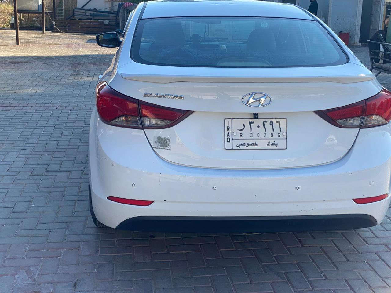 سيارة النترا موديل 2015 موصفات 16 سيارة فول ماعدا بصمة مكفولة من الضربة والصبغ بيها شوي بارد 
***********
