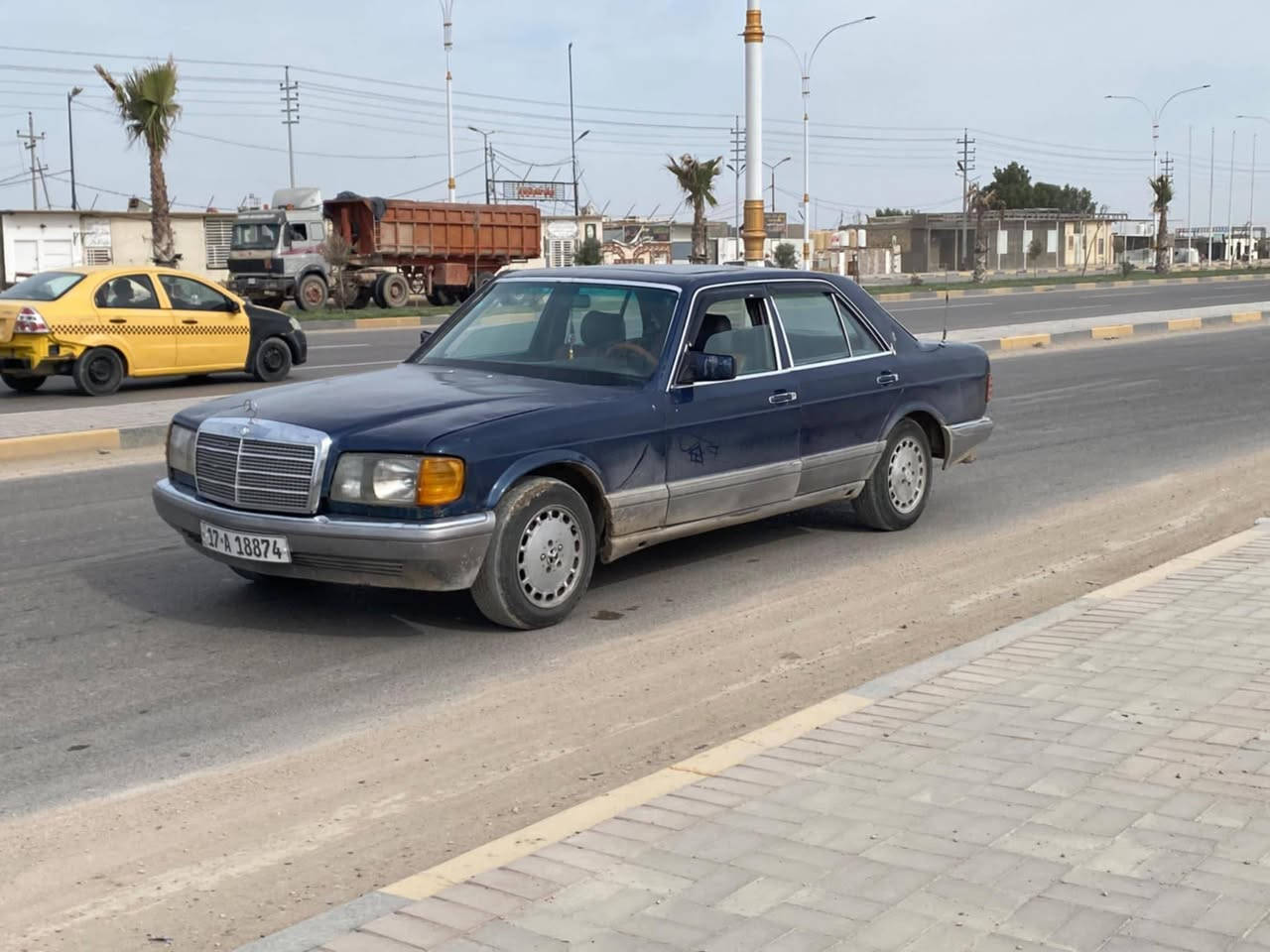 سلام عليكم مارسدس للبيع رقم مثنى نكليزي شرط تحويل ثاني يوم سنويه جديده 2029 محرك وكير بطه 2ونص مكفولات لشرط سياره حلوه نضيفه جاهزه من كلشي ترايك وين ماتريد سعر 35 وبيه مجال *********** مكان سماوه
