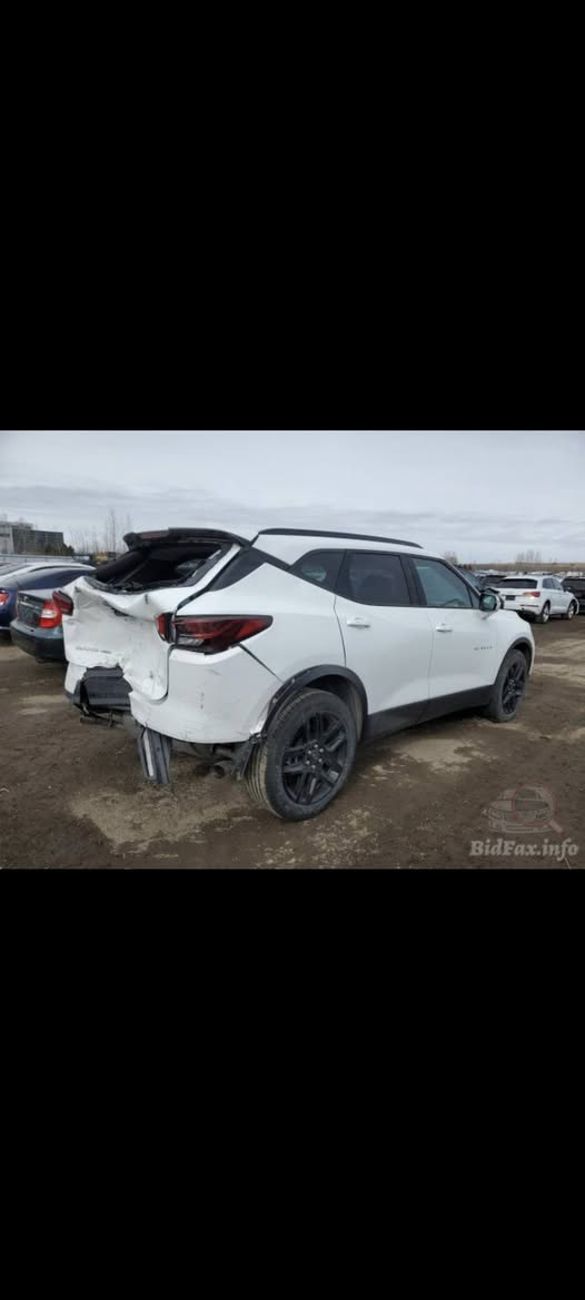 السلام عليكم
بلايزر موديل ٢٤ مواصفات 3lt.  سلندر6
فول للاخير عدا البانوراما داخله بكتاب شهداء موجودة بكربلاء بالتصليح هذا الأسبوع تستلمه ماشيه 7الاف مشي امريكا تستلم جاهز الترقيم مجاني رقم بغداد 
سعر 230
***********
