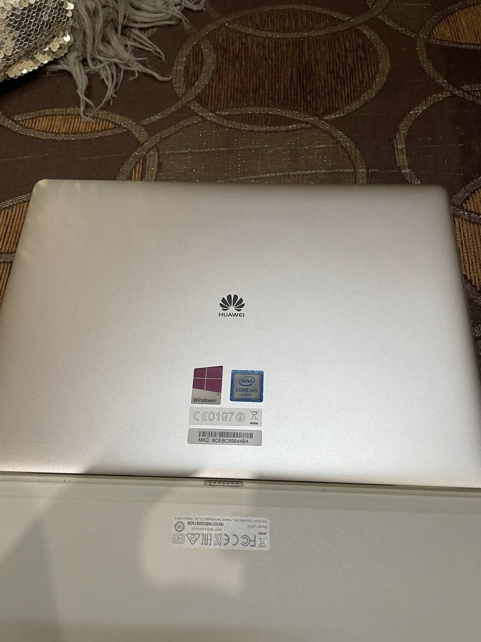 ايباد هواوي يحول الى لابتوب huawei mate book معه كل اغراض ويحول الى لابتوب وكفر 256GB
8 ram 
مستعمل بحاله الوكاله
بسعر 240 دينار


**إذا كنت صاحب هذا الإعلان وتريد حذفه لأي سبب، رجاءا أرسل رسالة إلى الدعم الفني**