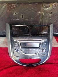 سيدي + مخرج AUX + مخرج ميموري + راديو بلادي جدا نظيف مع الكفر كامل جيب...