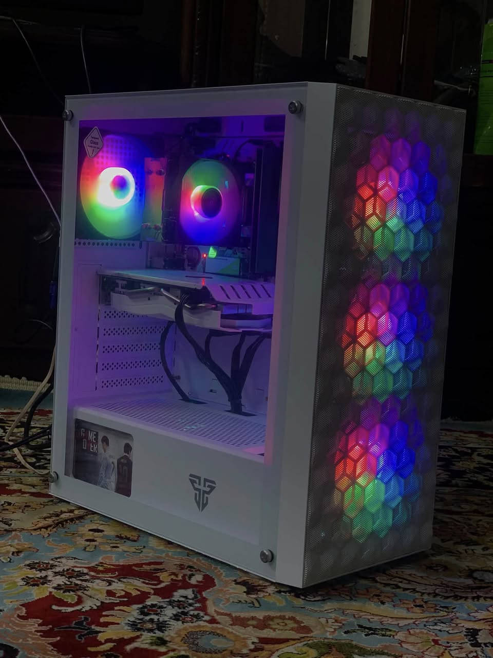 تجميعة جديدة للبيع 

CPU:R5 3600

CPU Cooler Mass MA400ابيض 

GPU:RX 580 8GB ابيض 

‎‏M.B: B450m ابيض 

‎‏Ram:16GB DDR4 Samsung  

Storage: 265 m.2 SSD 

PSU: 600w RGB 

‎‏Case: GX2 ابيضّ

‎التجميعة ((جديدة)) وليست مستعمل 👍🏻

((ضمان ستة أشهر حقيقي))

 

‎التجميعة كلش حلو و مرتبة و كاملة 💯

‎يجي وياهو win11 هو والتعاريف والبرامج الأساسية كامل وهمين كم لعبة إذا تحب اضيفلك وياهة ❤️‍🔥

‎واتشغل احدث واقوى الألعاب ⚡️

‎واني مسوي اختبار للعبتين متطلبات

‎ وهمين كراتين التجميعة كلهة موجدة وياهة 

‎((السعر 580 الف)) وبيهة مجال للشراي

‎متوفر توصيل 🚚


**إذا كنت صاحب هذا الإعلان وتريد حذفه لأي سبب، رجاءا أرسل رسالة إلى الدعم الفني**