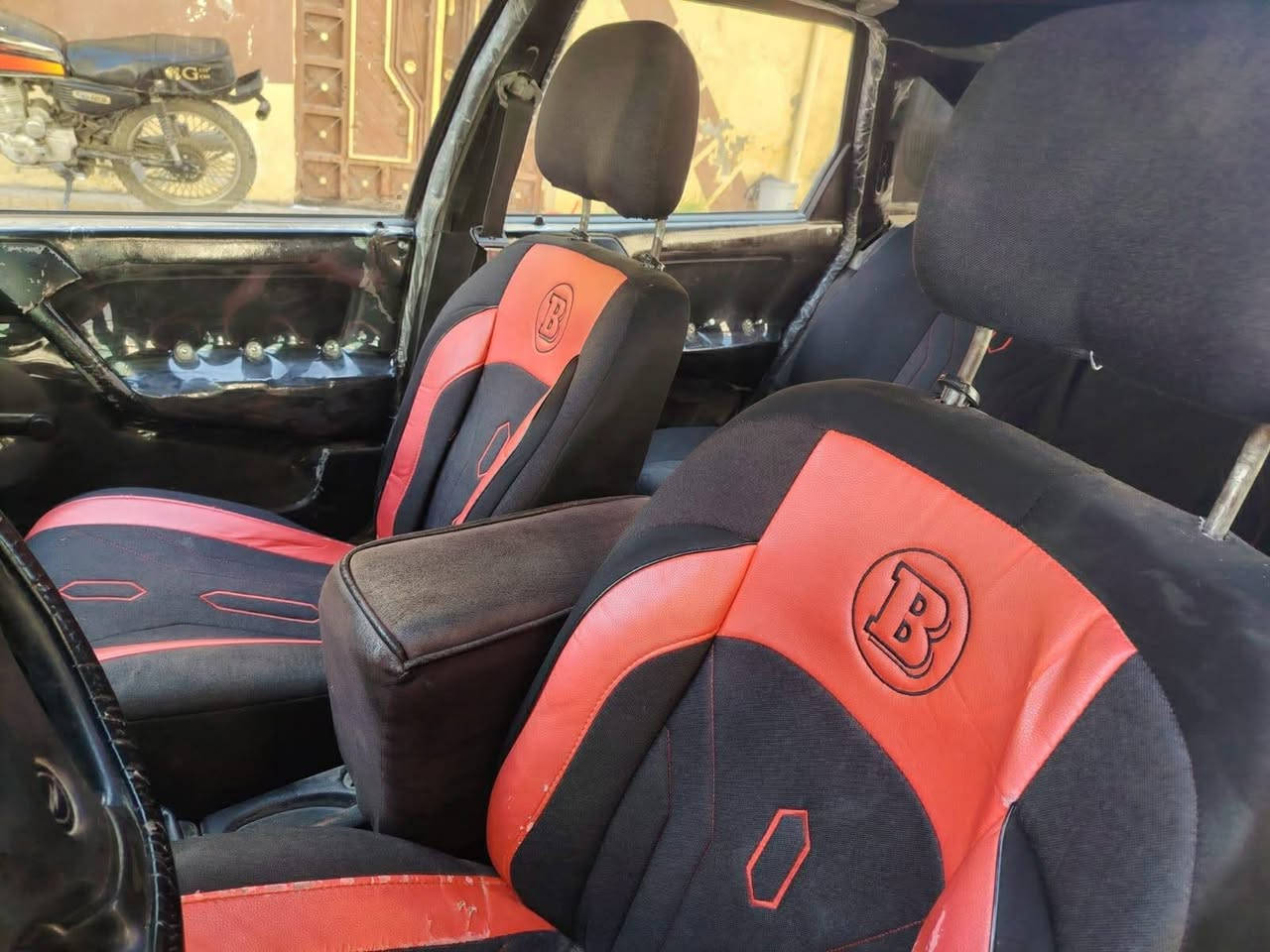 فكتره حجم ١٨ رقم نينوئ ألماني شرط التحويل من الشرعي السعر 27 وبيها مجال *********** واساب بي
